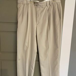 Cutter & Buck Men’s dress pants Sz 42x32 like new